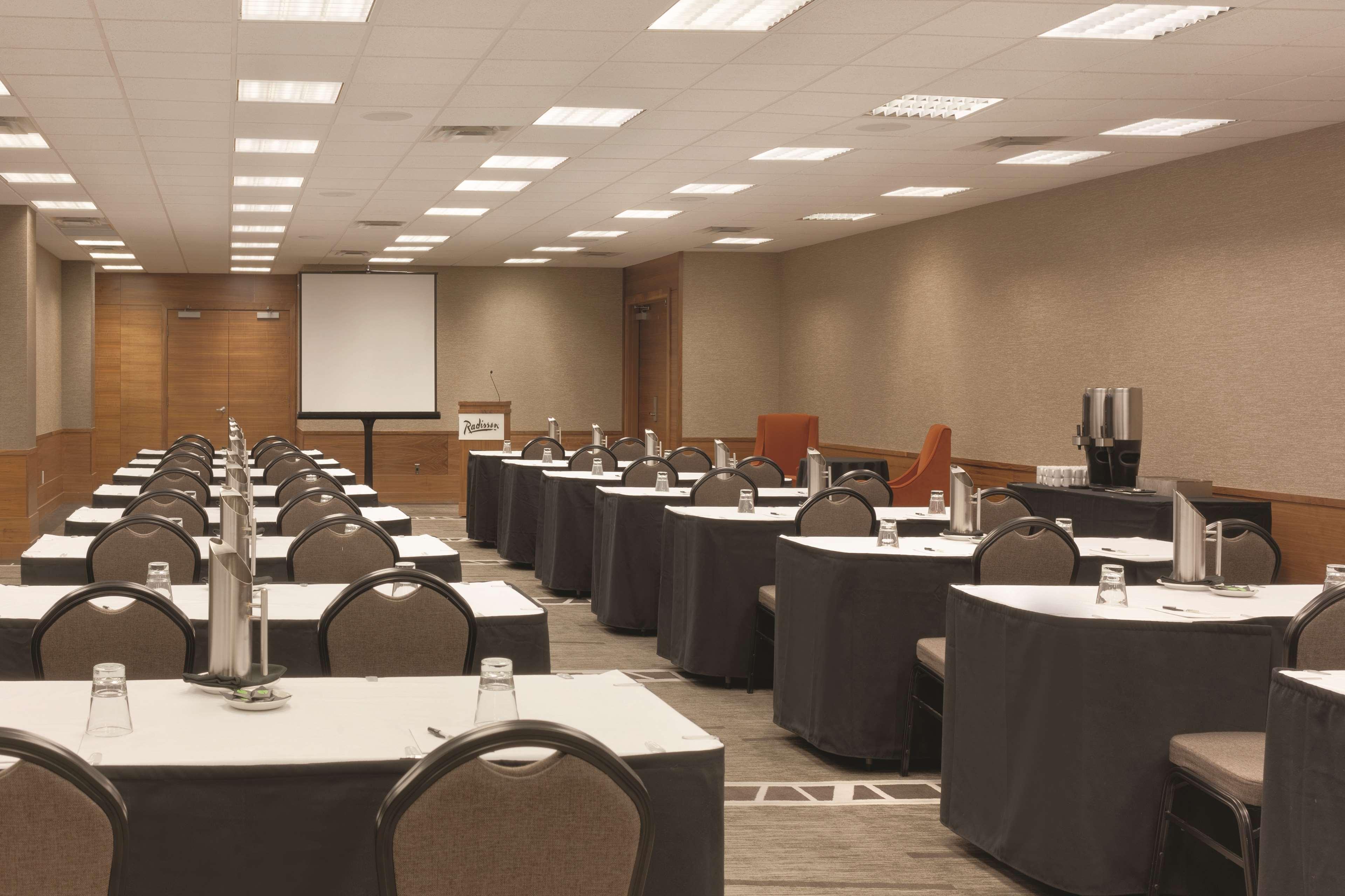 Radisson Hotel & Conference Centre Calgary Airport Luaran gambar