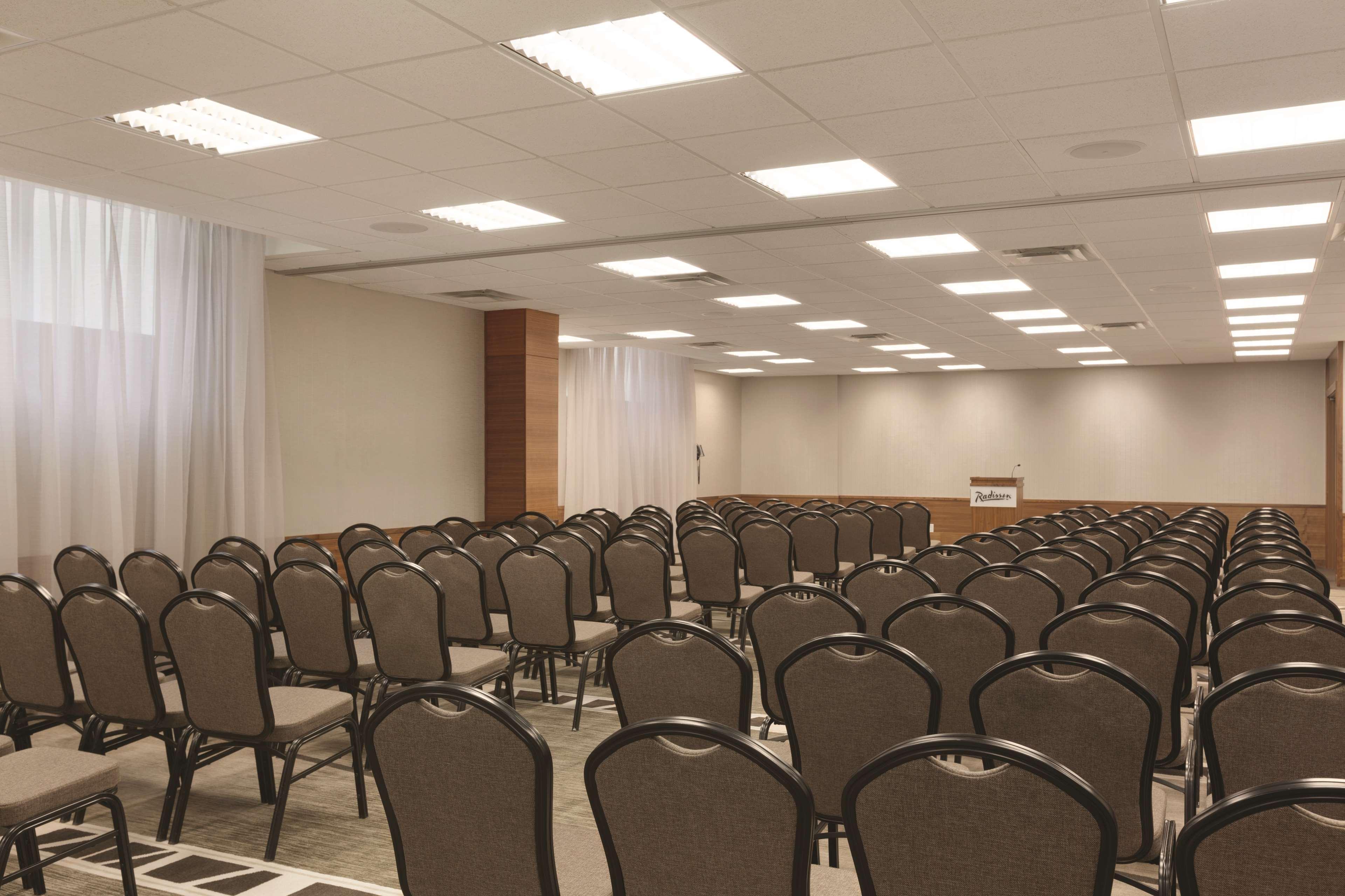 Radisson Hotel & Conference Centre Calgary Airport Luaran gambar