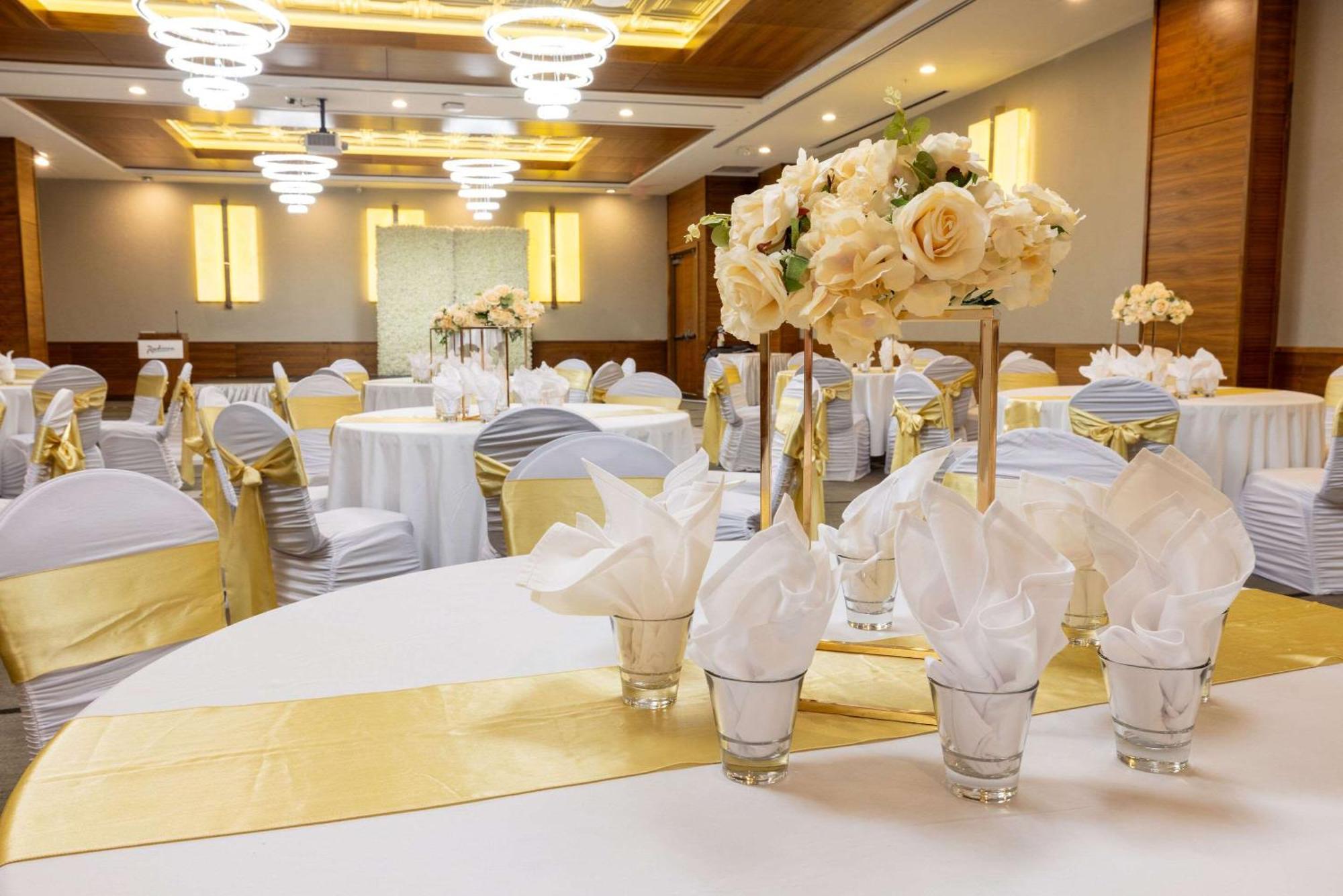 Radisson Hotel & Conference Centre Calgary Airport Luaran gambar